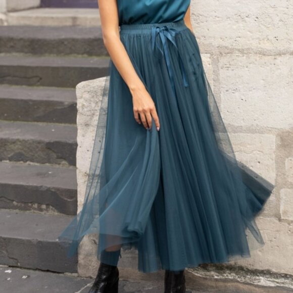 NWT Aria Tulle Skirt - Picture 1 of 2